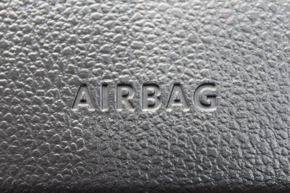 airbag sign on a steering wheel