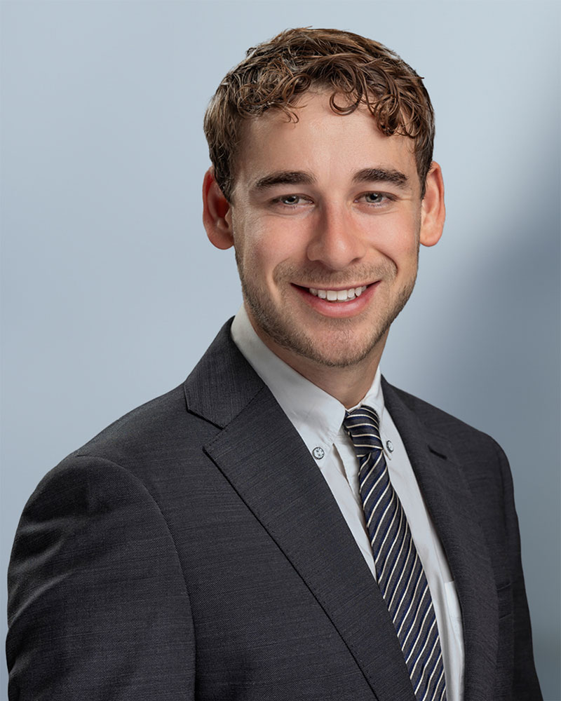 julian kunik headshot